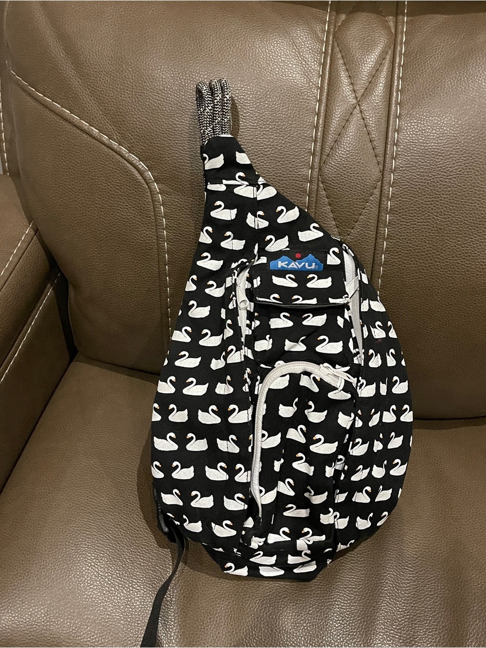 KAVU Rope Sling Bag in Swan Love